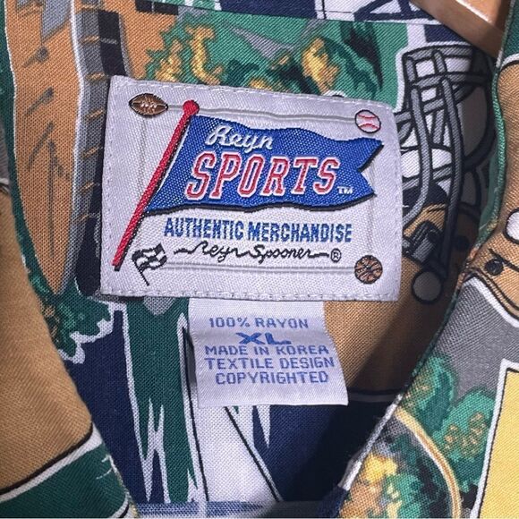 Reyn Spooner Sports Notre Dame Hawaiian Shirt Men's XL - Picture 2 of 5